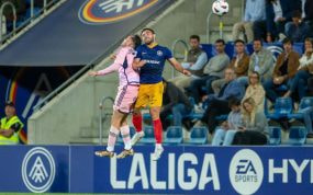Un partido de la Liga Hypermotion.