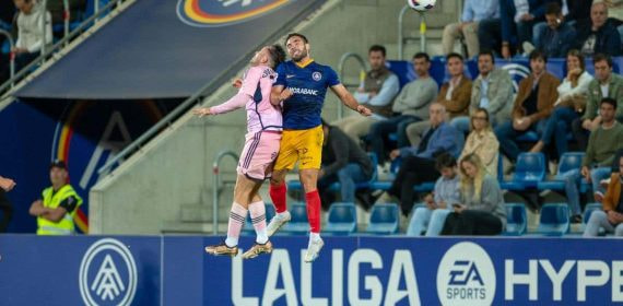 Un partido de la Liga Hypermotion.