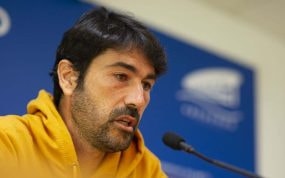 Miguel Llorente, en su última rueda de prensa con el Dépor.