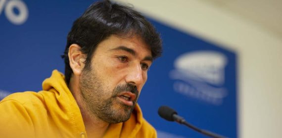 Miguel Llorente, en su última rueda de prensa con el Dépor.