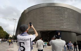 El nuevo estadio Santiago Bernabéu estará listo para albergar el Mundial de fútbol 2030.