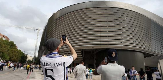 El nuevo estadio Santiago Bernabéu estará listo para albergar el Mundial de fútbol 2030.