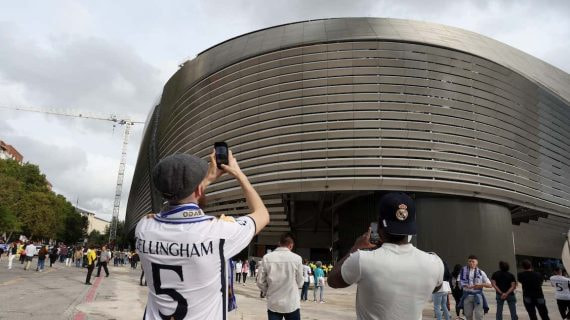 El nuevo estadio Santiago Bernabéu estará listo para albergar el Mundial de fútbol 2030.
