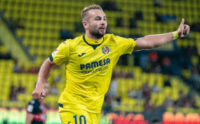 Javi Ontiveros celebra un gol con el Villarreal.