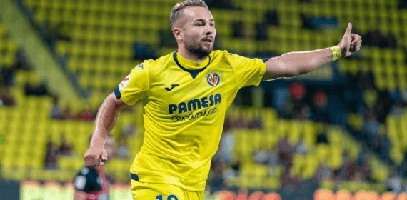 Javi Ontiveros celebra un gol con el Villarreal.