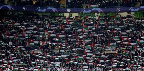 Celtic Park repleto de banderas en apoyo a Palestina.