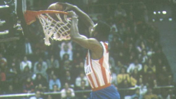 Shelton Jones en el concurso de mates del All Star de Zaragoza.