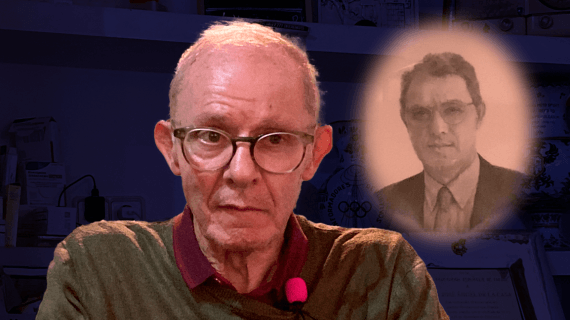 José Ángel de la Casa, con un retrato suyo que tiene dibujado domicilio de Los Cerralbos.