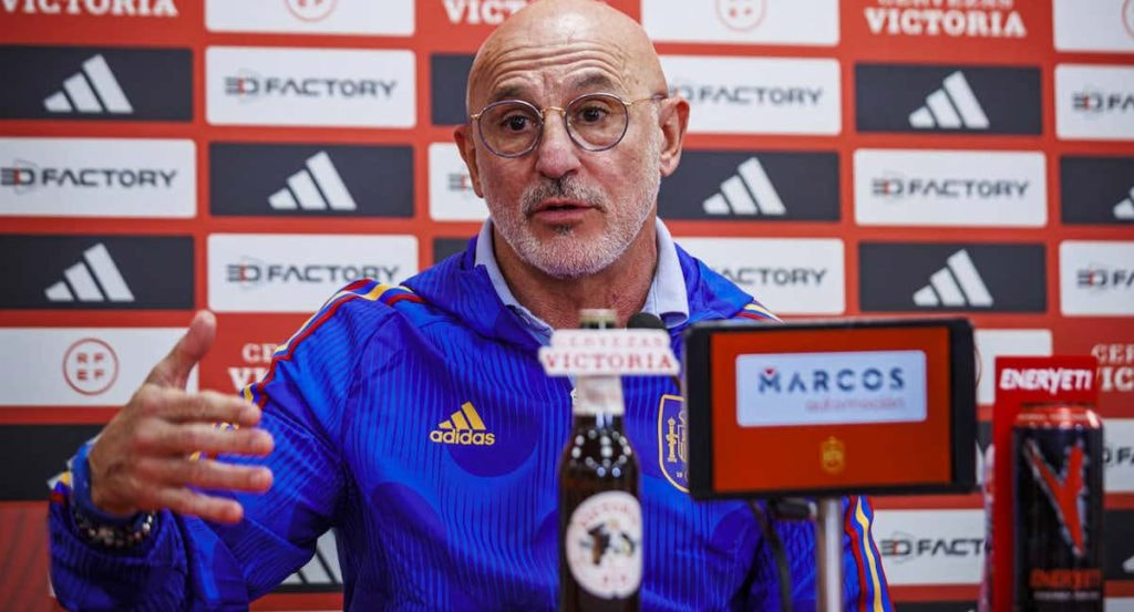 De la Fuente, en conferencia de prensa.