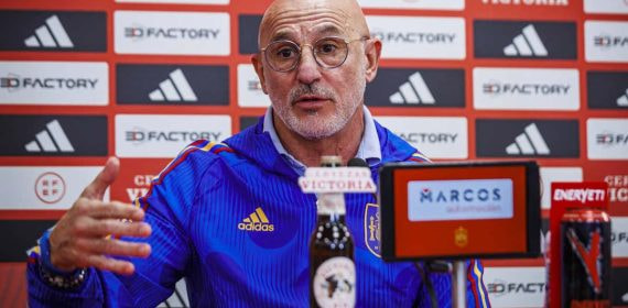 De la Fuente, en conferencia de prensa.
