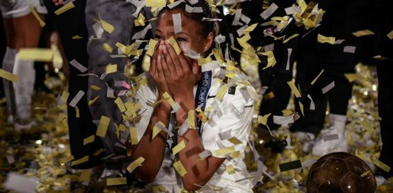 Midge Purce celebra el título de la NWSL.
