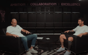 Charla entre Zidane y Messi.