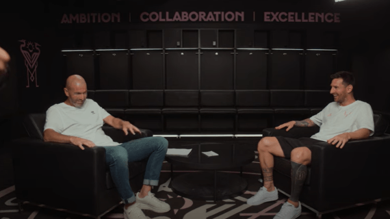 Charla entre Zidane y Messi.