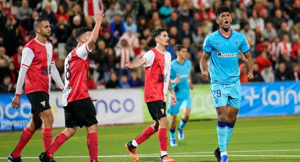 Adu Ares celebra su primer gol con la camiseta del Athletic Club.