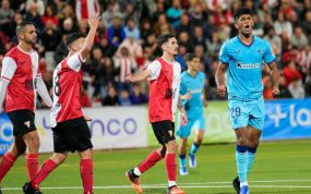 Adu Ares celebra su primer gol con la camiseta del Athletic Club.