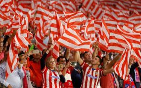Aficionados del Atlético de Madrid en el Cívitas Metropolitano.