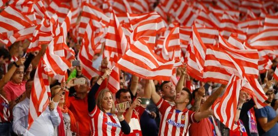 Aficionados del Atlético de Madrid en el Cívitas Metropolitano.