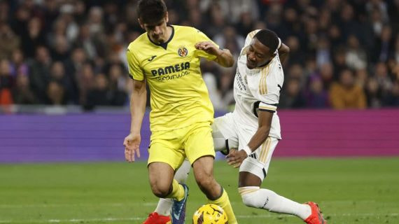 David Alaba, en la jugada en la que se ha lesionado.
