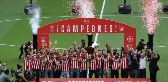 El Atlético de Madrid celebra el título ganado en 2021.