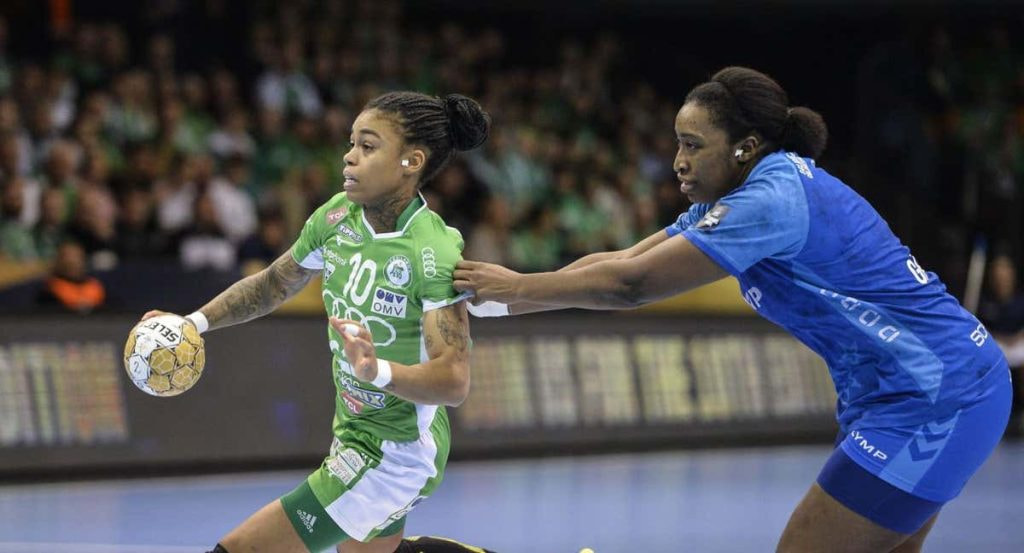 Los partidos oficiales de balonmano tienen la misma duración para hombres y mujeres.