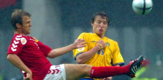 Suecia y Dinamarca en un partido de 2004 que Italia acusó de biscotto.