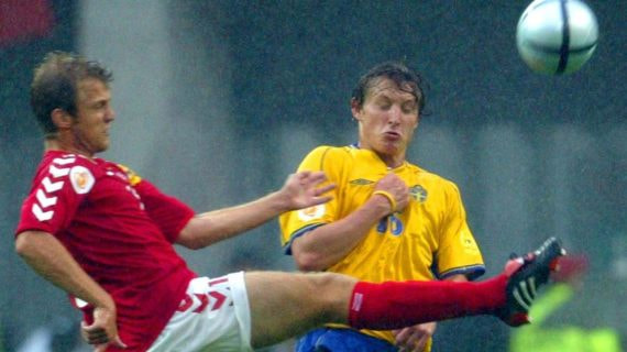 Suecia y Dinamarca en un partido de 2004 que Italia acusó de biscotto.