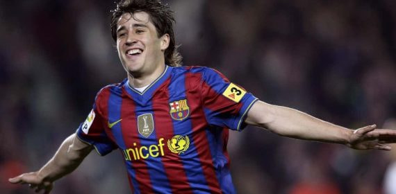 Bojan celebra un gol con el Barça.