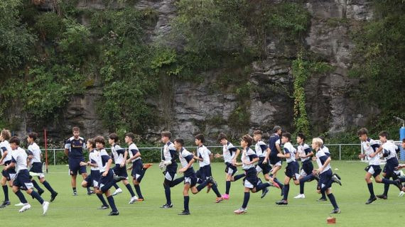 Canteranos de la Real Sociedad ejercitándose en Zubieta.