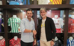 Capi y Alfaro se saludan en el hotel NH Collection.