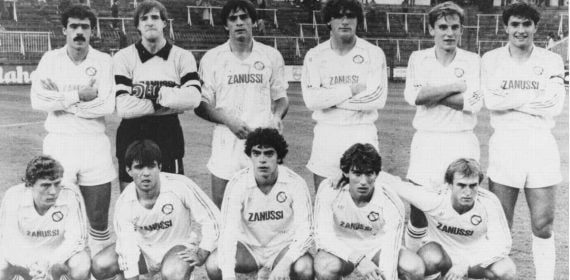 Formación del Castilla de la 1983-84, donde brillaban los cinco componentes de la Quinta: Michel, Butragueño, Sanchis, Martín Vázquez y Pardeza.