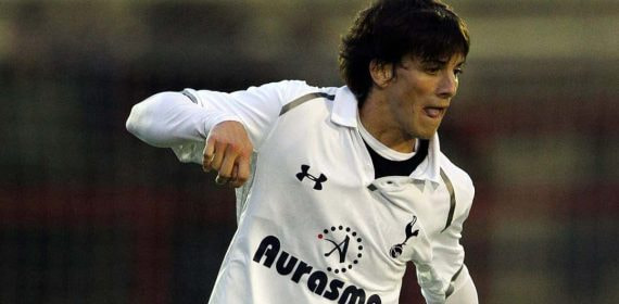 Cristian Ceballos pasó de la cantera del Barça a la del Tottenham.