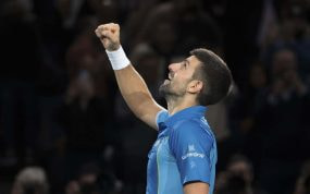 Novak Djokovic celebra el título del Masters 1000 de París-Bercy.
