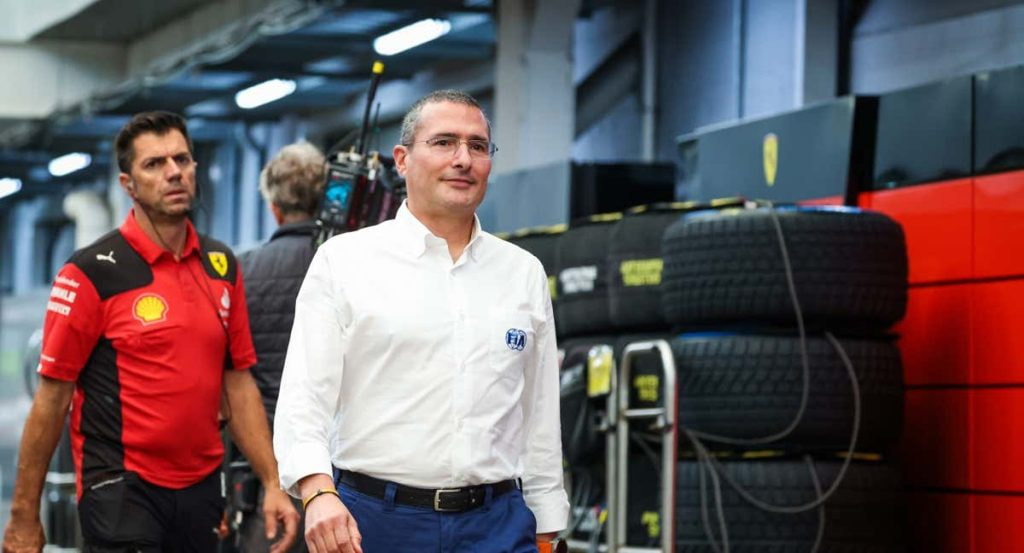 El Dr. Pedro Esteban, en el paddock de la Fórmula 1 durante el GP de Brasil 2023.