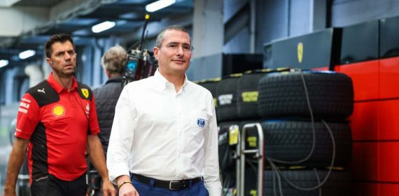 El Dr. Pedro Esteban, en el paddock de la Fórmula 1 durante el GP de Brasil 2023.