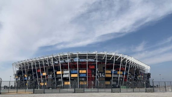 El estadio 974, construido con contenedores desmontables, en una imagen reciente.