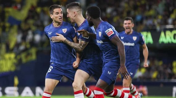 Galarreta celebra su gol en Villarreal junto a Sancet e Iñaki Williams.