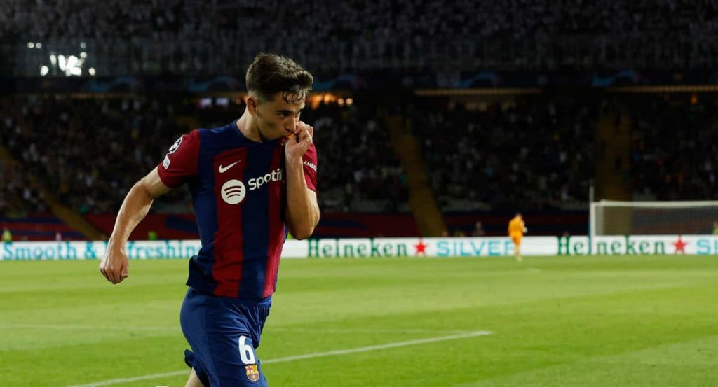 Gavi celebra un gol con el Barça.