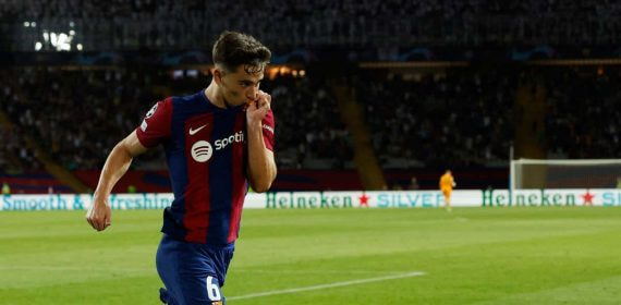 Gavi celebra un gol con el Barça.