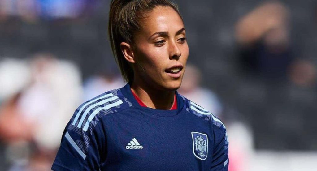 Lola Gallardo, en un partido de la Selección durante la Eurocopa de 2022.