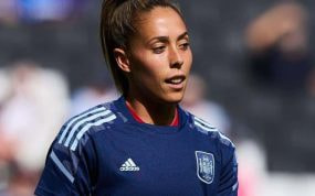 Lola Gallardo, en un partido de la Selección durante la Eurocopa de 2022.