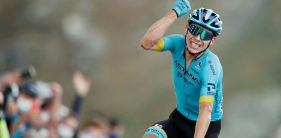 Miguel Ángel 'Superman' López en el cénit de su vida deportiva: la victoria en la etapa reina del Tour de Francia 2020, en el Col de la Loze.