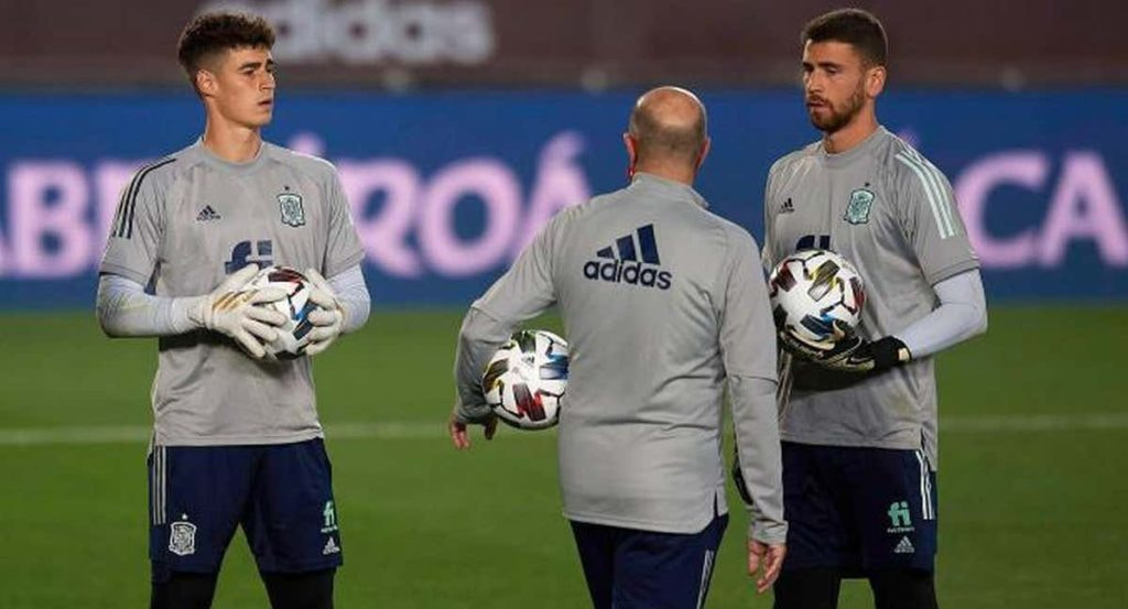 Kepa Arrizabalaga y Unai Simón, en un entrenamiento con la Selección.