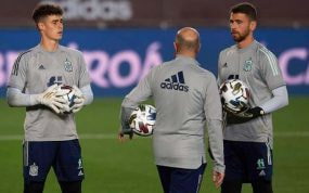 Kepa Arrizabalaga y Unai Simón, en un entrenamiento con la Selección.
