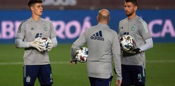 Kepa Arrizabalaga y Unai Simón, en un entrenamiento con la Selección.
