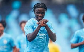 Mahamadou Susoho, durante un partido con el Manchester City.