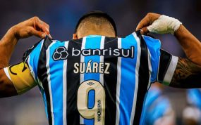 Suárez en su último partido en casa con Gremio.