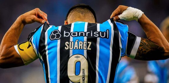 Suárez en su último partido en casa con Gremio.