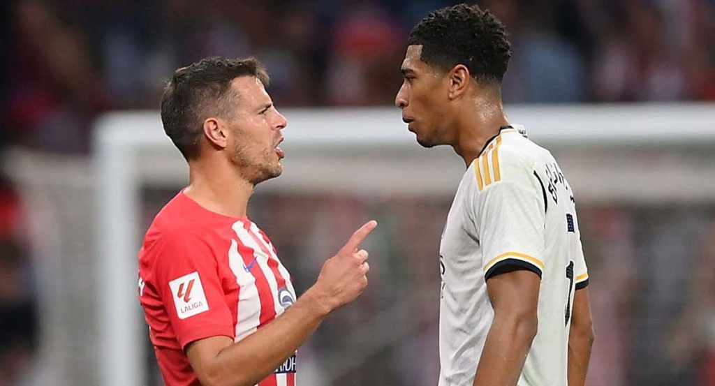 Bellingham y Azpilicueta, en el Atlético-Real Madrid.