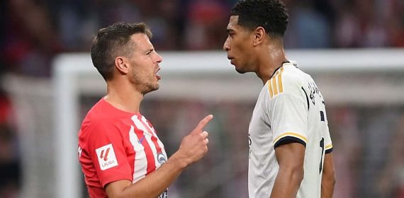 Bellingham y Azpilicueta, en el Atlético-Real Madrid.