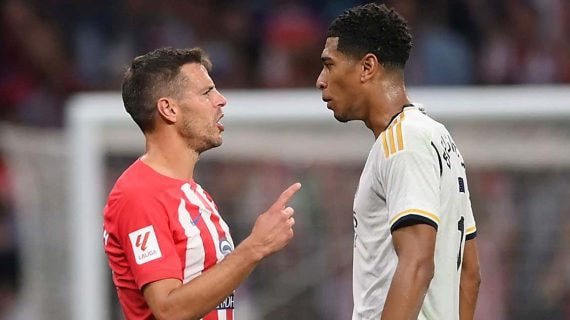 Bellingham y Azpilicueta, en el Atlético-Real Madrid.